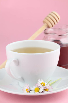 雛菊和蜂蜜涼茶