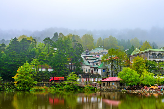如琴湖畔牯嶺鎮(zhèn)街景