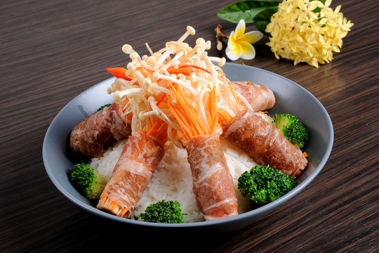 肉卷香菇飯