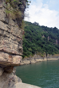 懸崖峭壁