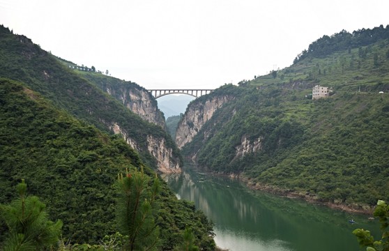 河谷懸橋