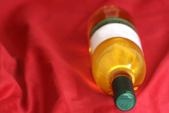 一瓶甜的自制葡萄酒