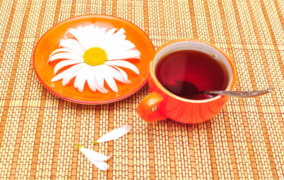 橙杯茶和camomiles