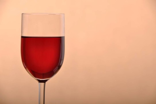 一杯紅葡萄酒