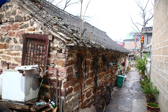 山村農家破房屋