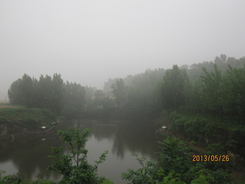 鄉(xiāng)村魚塘