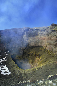 的Villarica火山口。