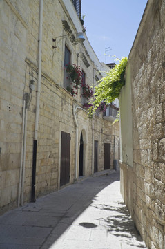 在莫爾費(fèi)塔舊城區(qū)的小巷。Apulia。