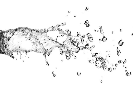 水濺在白色的氣泡上