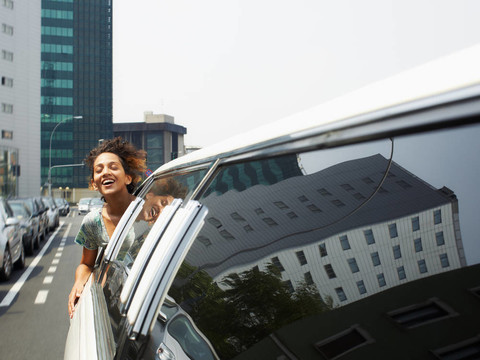 旅游對(duì)轎車(chē)