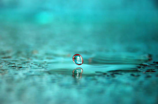 水滴；水