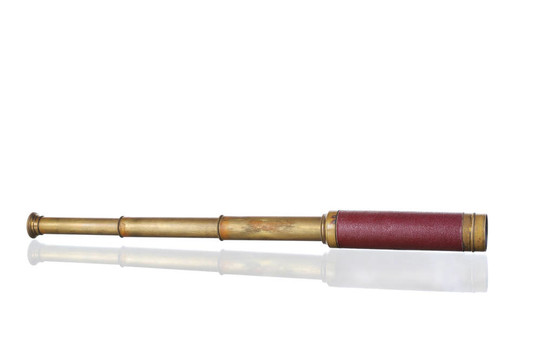 舊黃銅望遠(yuǎn)鏡