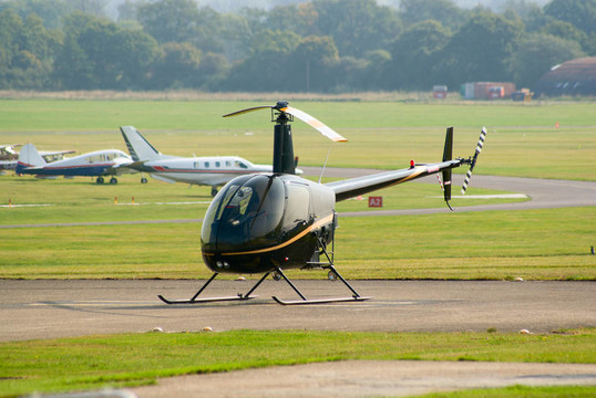 R22直升機(jī)