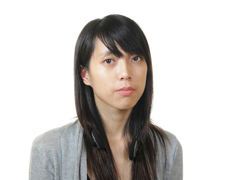 白色背景的女孩