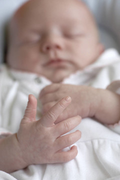 一個月大的嬰兒