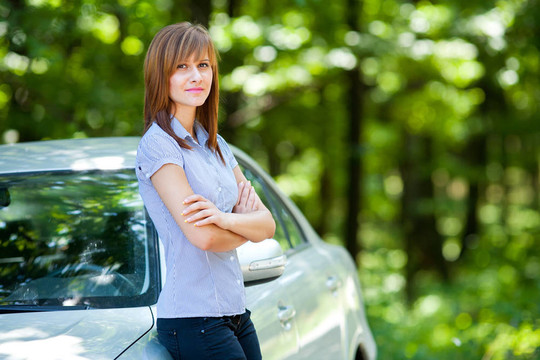 女人與車