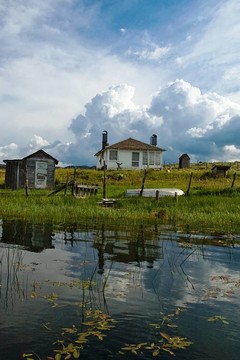 湖邊的小屋