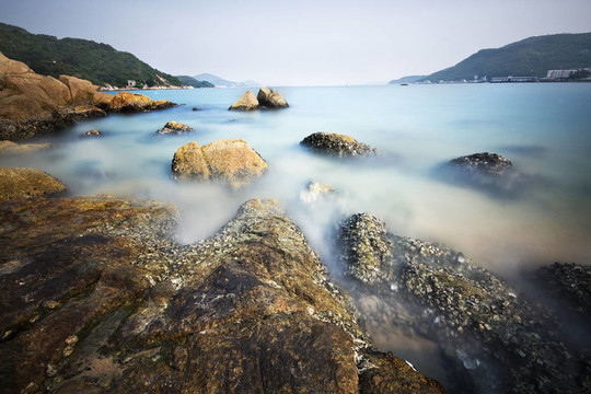 在香港的巖石和大海