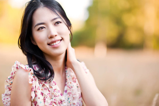 美麗的亞洲女子