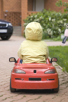 孩子開車