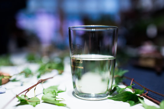 玻璃杯