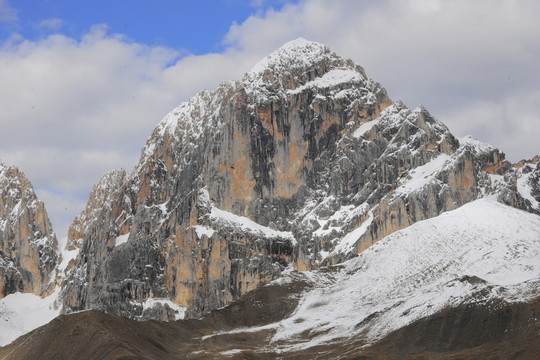 卓達(dá)拉山
