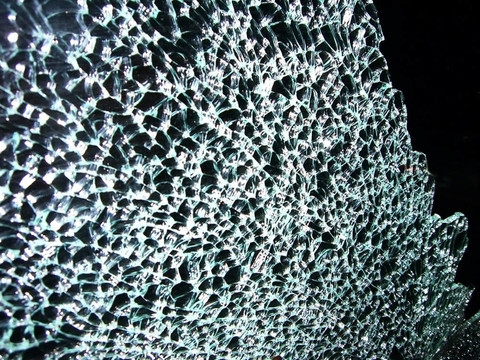 razbitov玻璃機；打鏡子