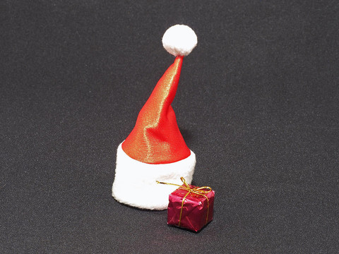 Santa紅帽子。