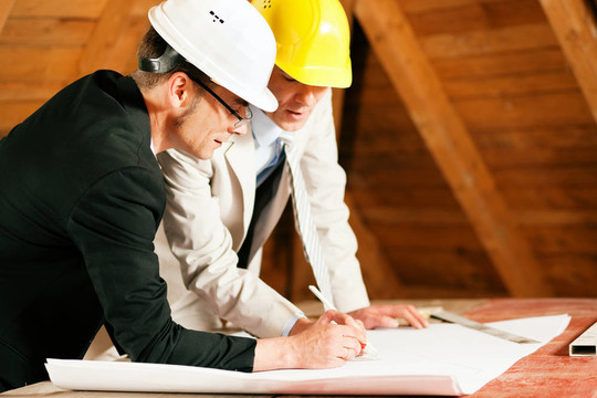 建筑師和建筑工程師