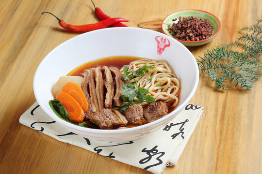 臺灣紅燒牛肉面
