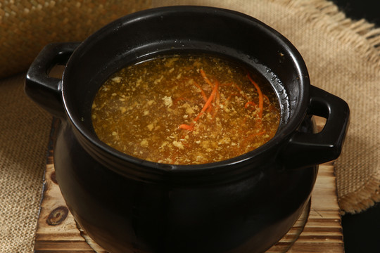 蟲(chóng)草花煲雞湯
