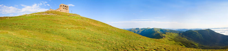 山頂山天文臺(tái)遺址的夏季山景