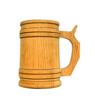 木制啤酒杯。