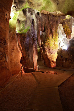 西班牙Benidoleig Cave Calaveres