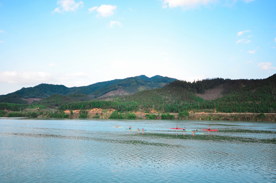 建甌北津湖皮劃艇訓(xùn)練