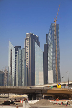 大規(guī)模建設(shè)；迪拜；UAE