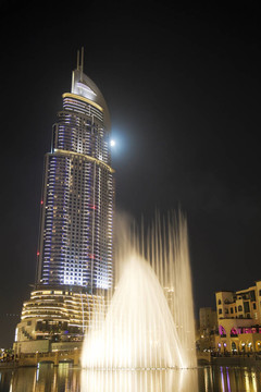 夜間現(xiàn)代建筑；迪拜；UAE