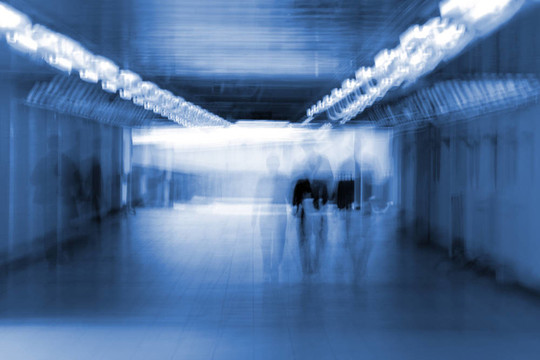 隧道在模糊
