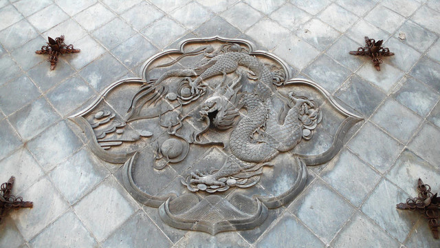 龍雕古磚墻