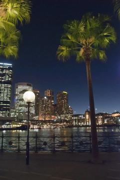 晚間接近悉尼港