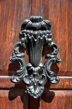Doorknocker。
