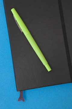 Vibrant Green Pen和筆記本