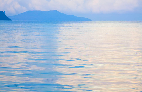 夕陽與燦爛的海面