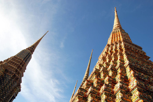最高最大的佛塔在Wat Pho