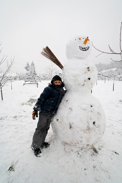 孩子和雪人