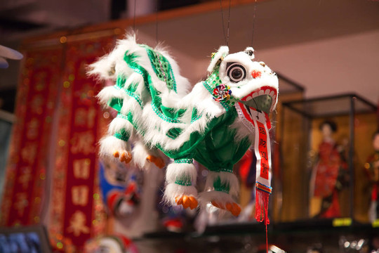舞獅木偶