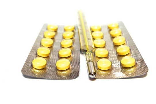 溫度計和藥片