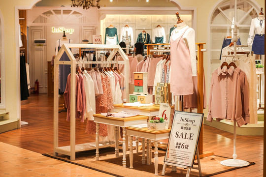 女裝店 女裝專賣店 女裝櫥窗