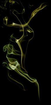 黑色背景上的煙霧