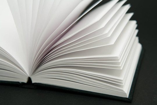 空白的書